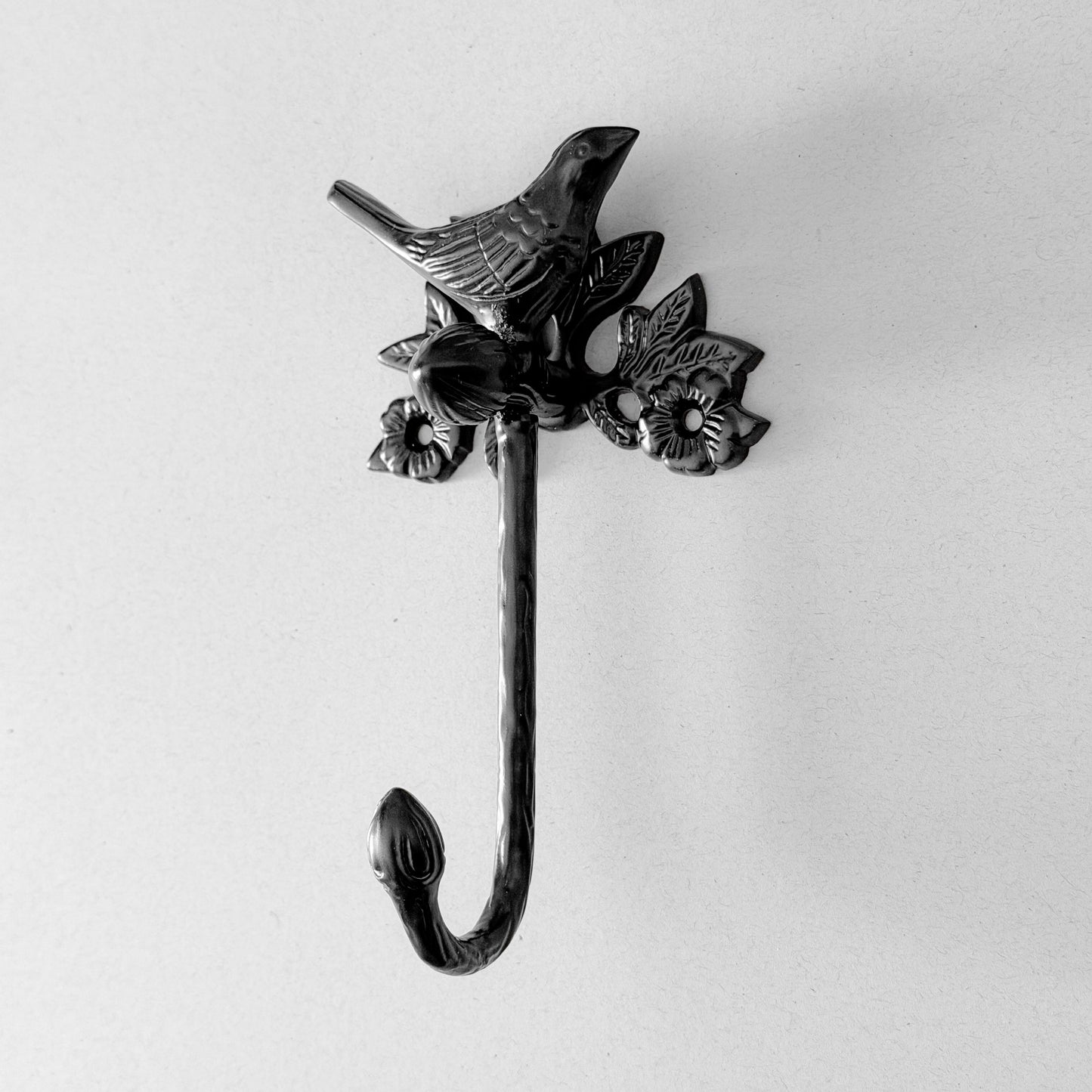 Gancio per uccelli antico in ottone